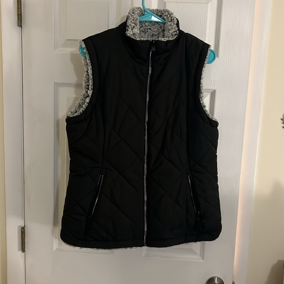 Free Country Vest. NWOT. Never worn Size Large. Lost weight can’t fit. - Picture 2 of 3